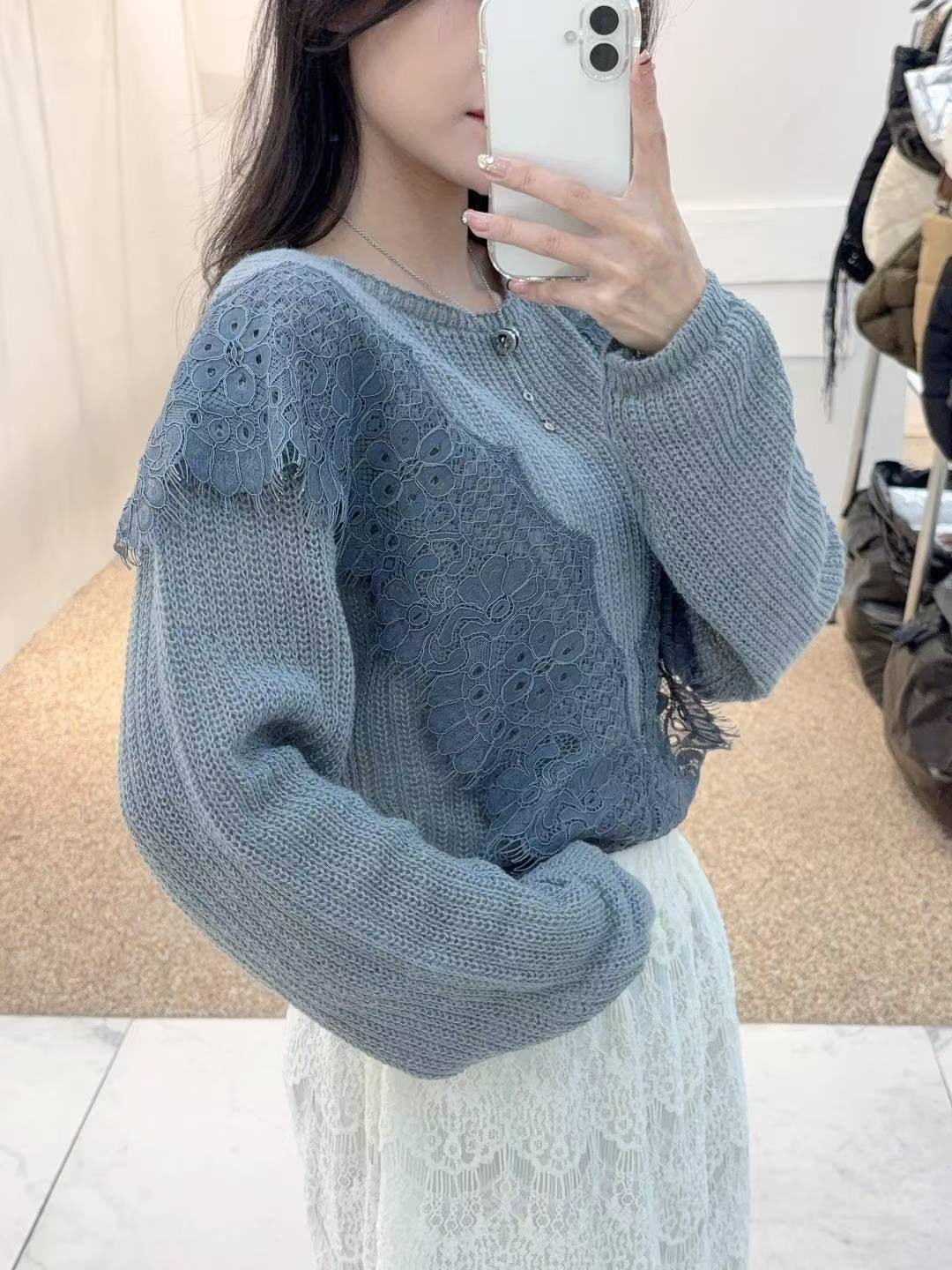 10B115 大V蕾絲圓領針織衫
