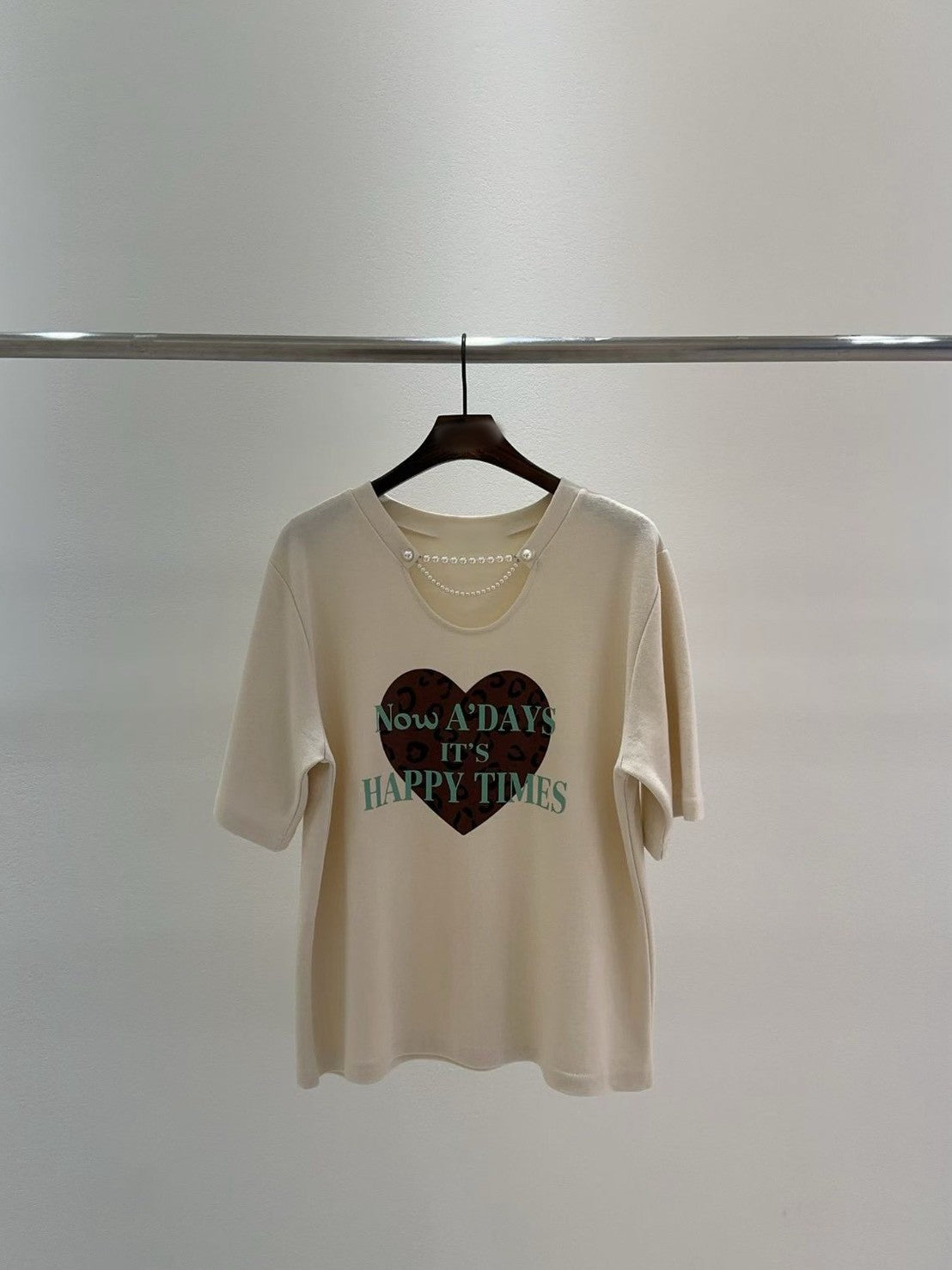 10B214 珍珠鍊領愛心厚棉短T