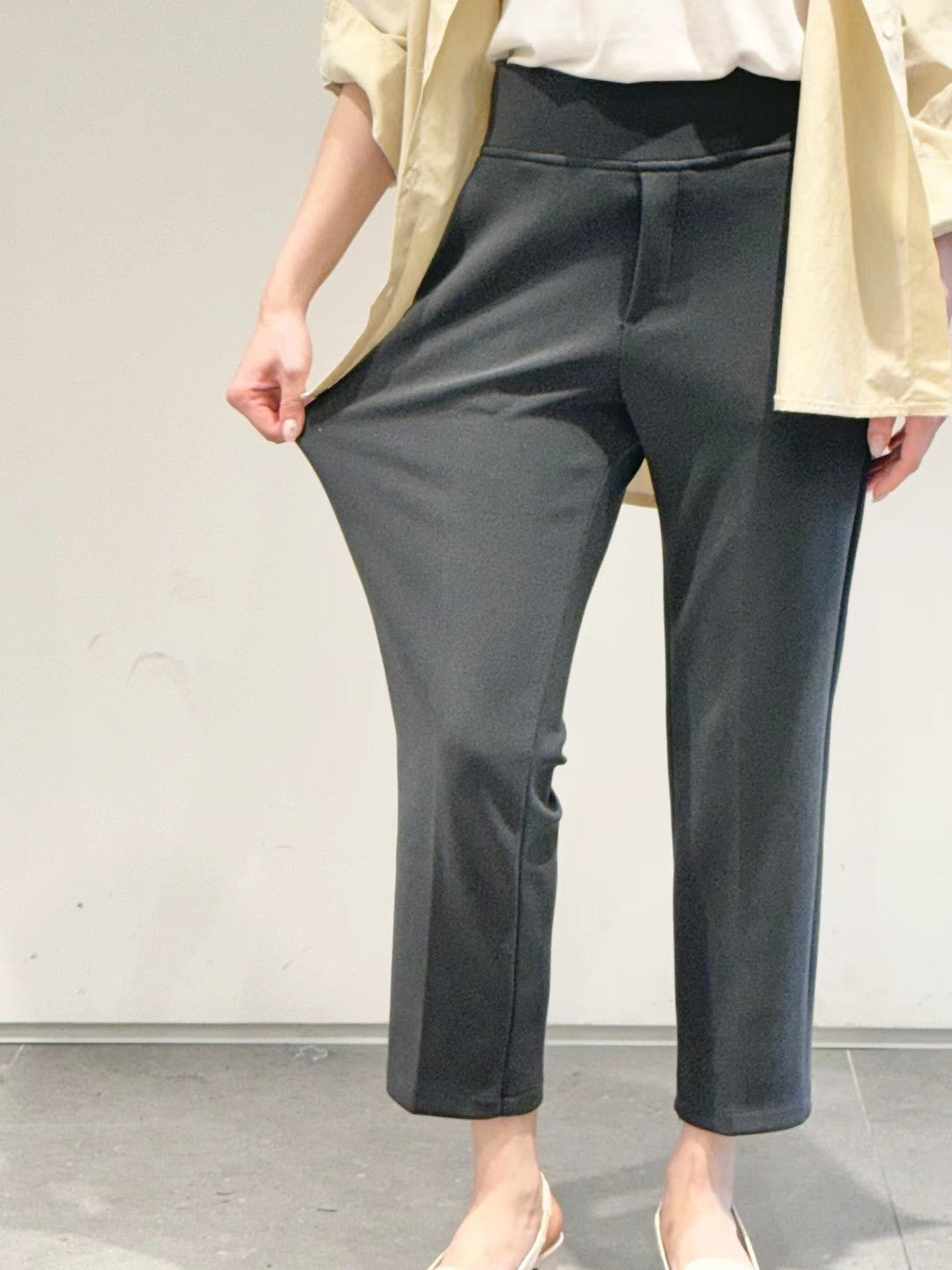 10D202 收腹款彈性小直筒西裝褲