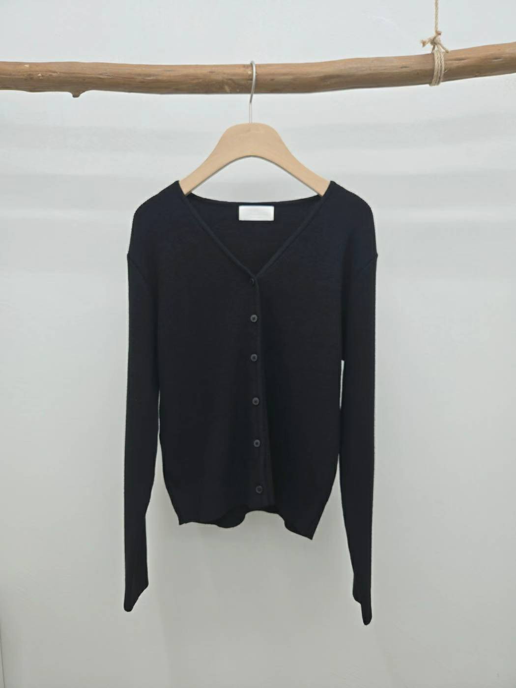 10C211 V領螺紋針織外套