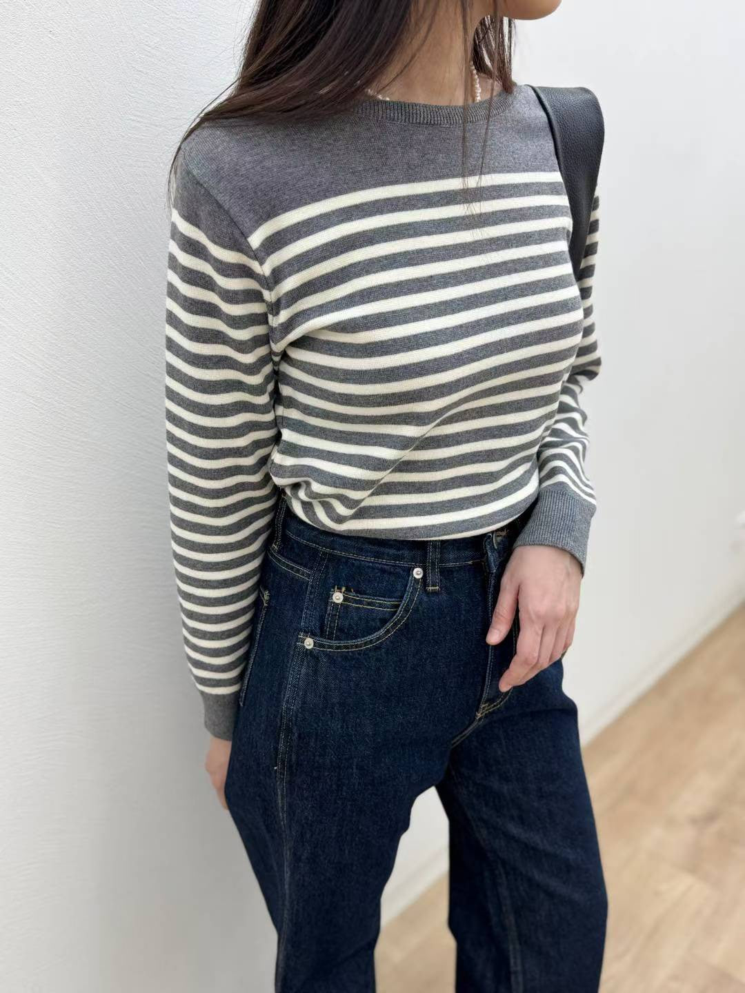 10C209 船型領橫條針織衫