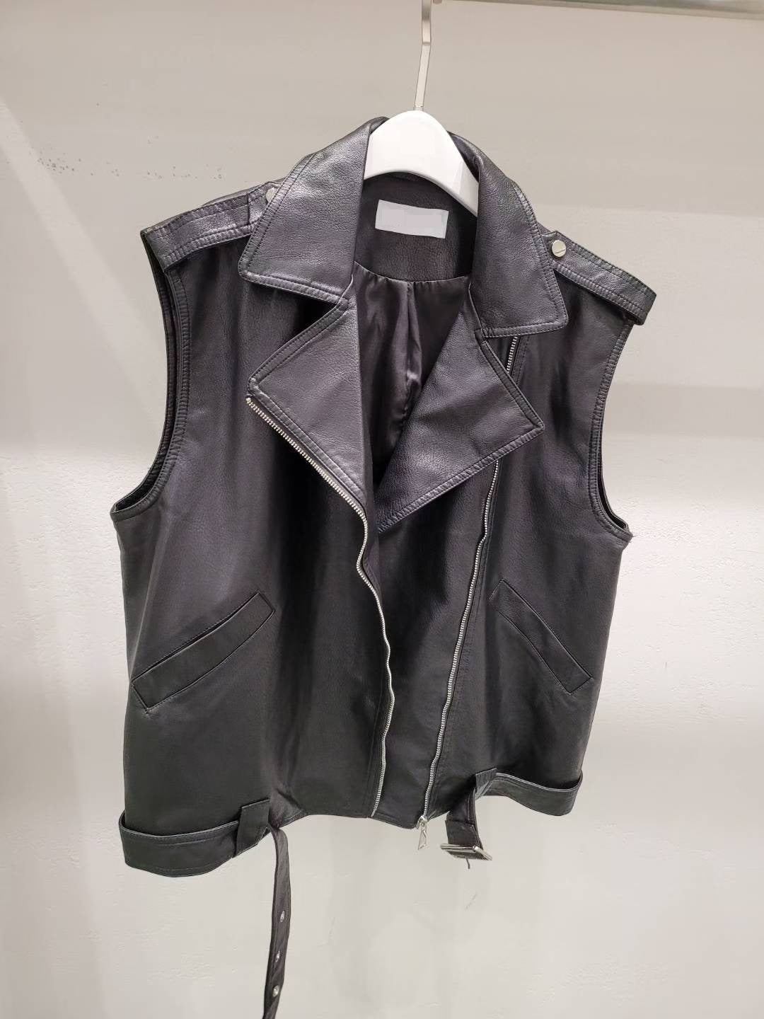 10A106 騎士領皮背心