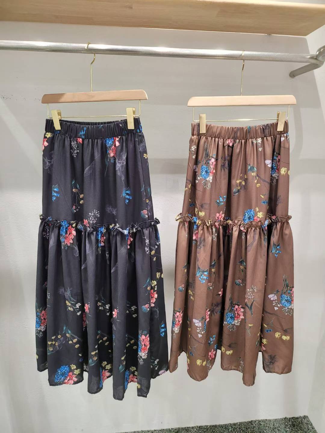 10A108 鬆緊腰清爽花朵長裙