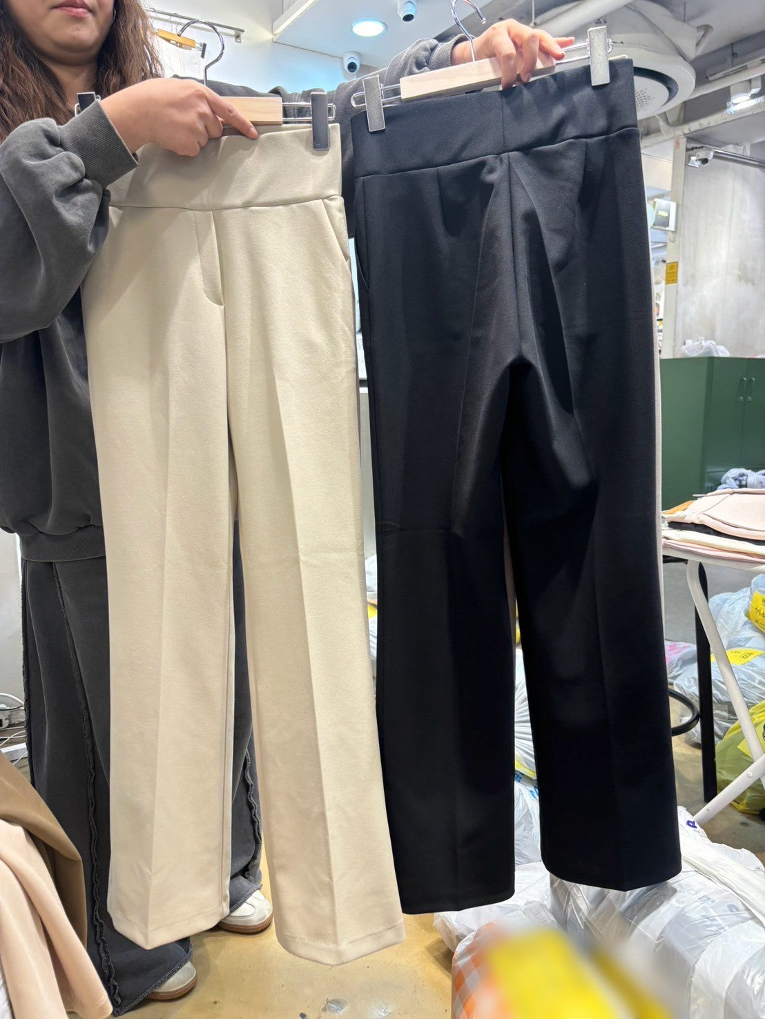 4A206 收腹彈性小喇叭長褲