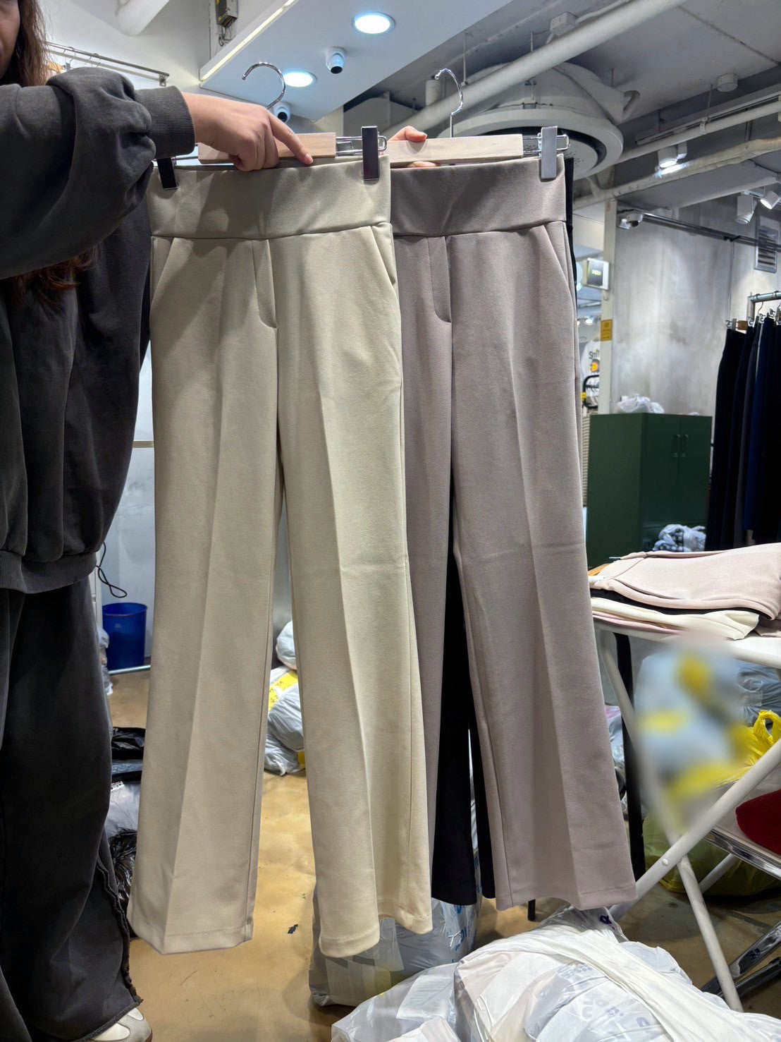 4A206 收腹彈性小喇叭長褲