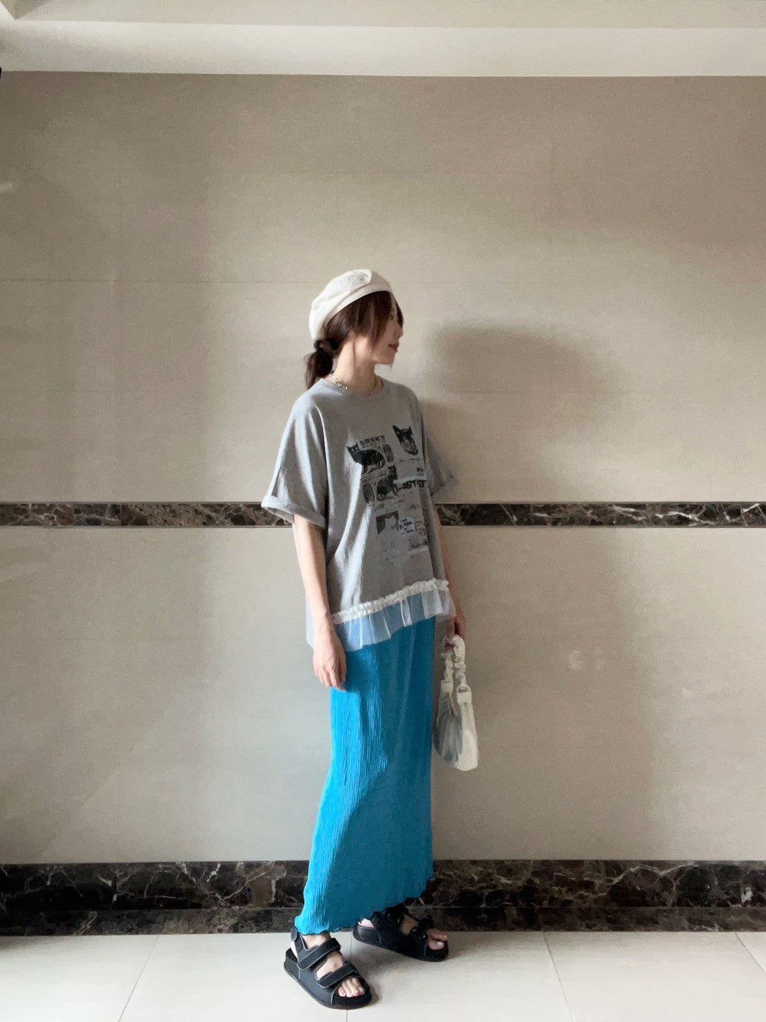 7A106 貓咪下擺荷葉紗T