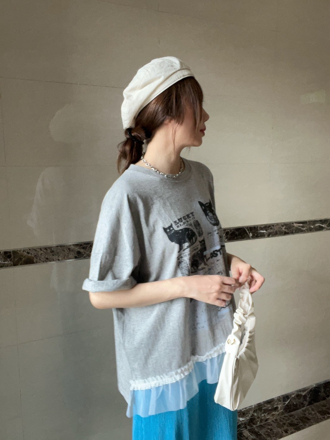 7A106 貓咪下擺荷葉紗T