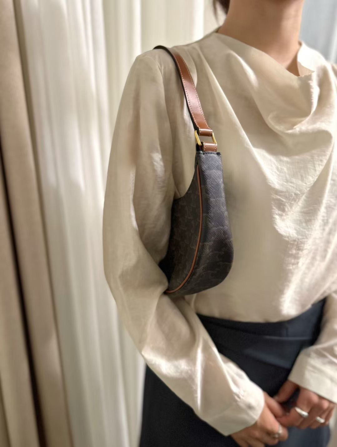 9C106 垂墜領長袖上衣(附腰帶)