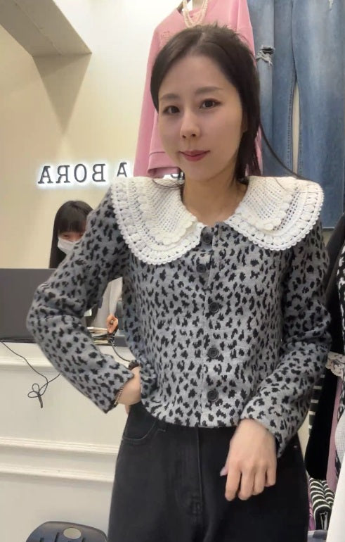10B218 蕾絲大圓領豹紋針織外套