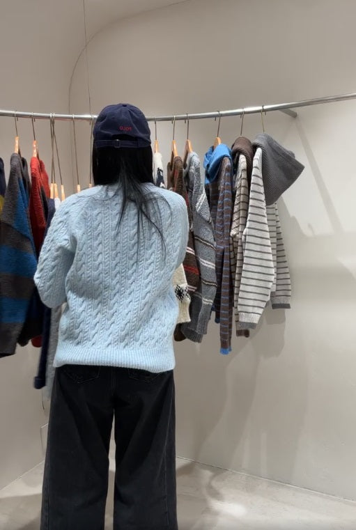 1B207 圓領麻花紋微鬆份毛衣