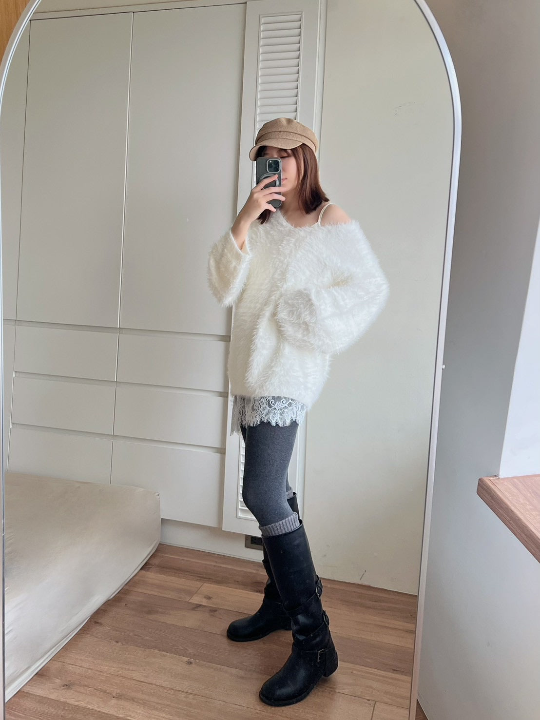 SW660 毛鬚感v領毛衣