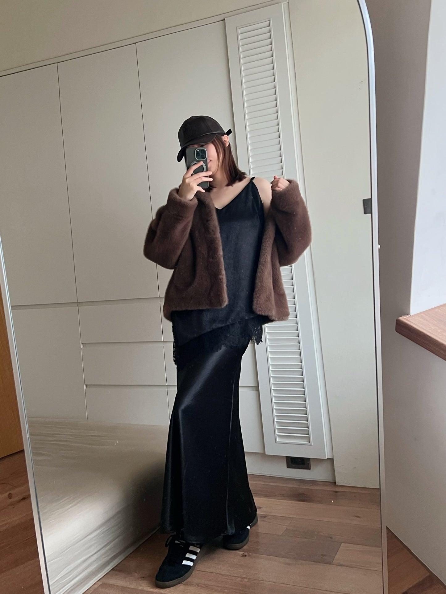 ST4528 細帶拚蕾絲緞面背心