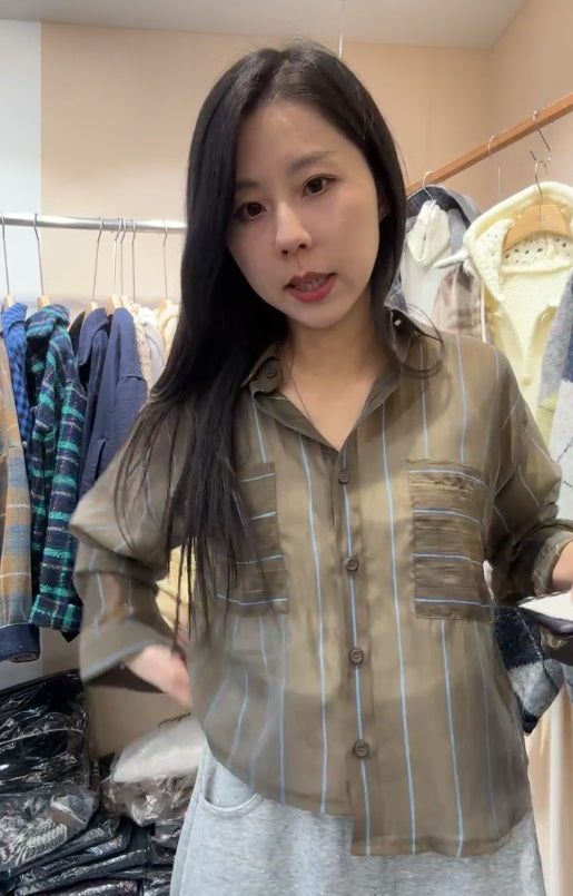 10A211 透膚感細條紋短版襯衫