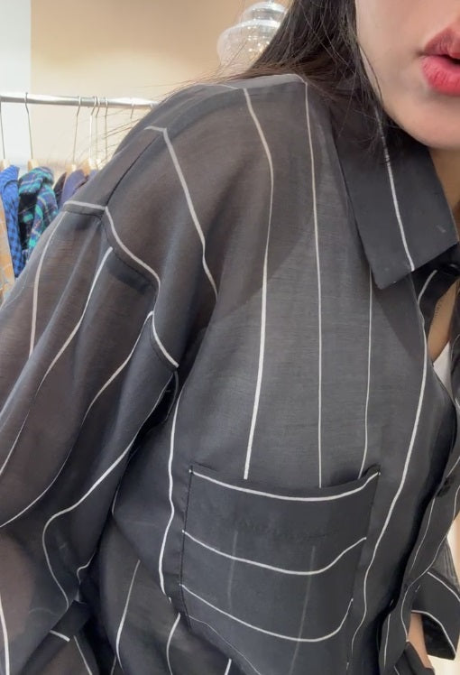 10A211 透膚感細條紋短版襯衫