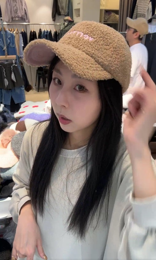 1C213 羔羊毛棒球帽