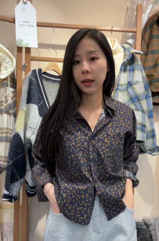 10A213 豹紋短版襯衫