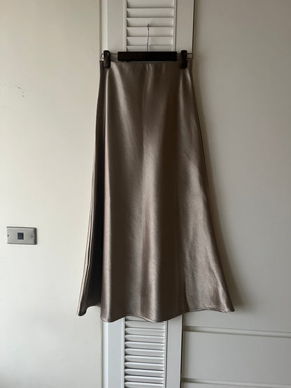 KL1045 珠光緞面長裙