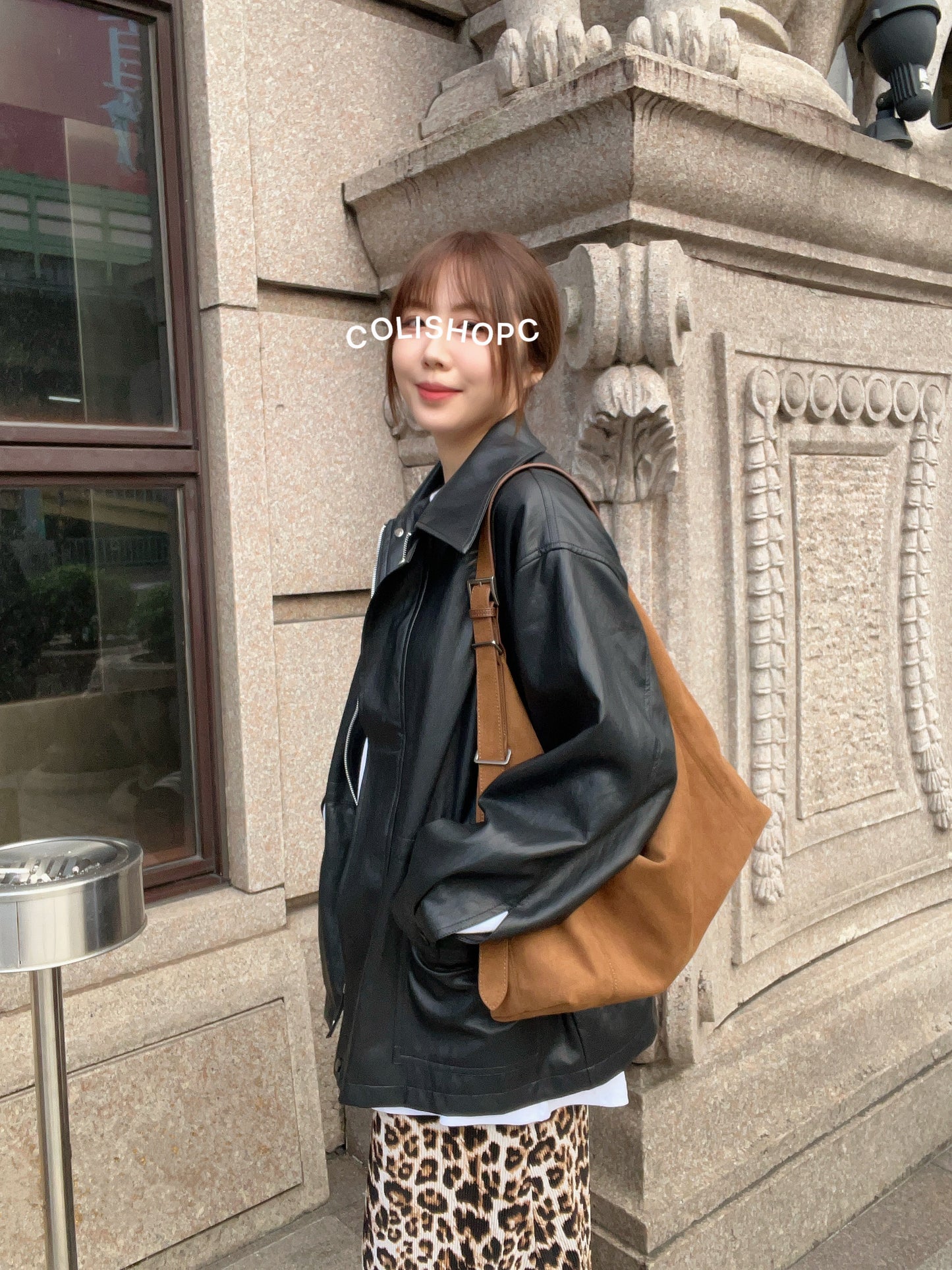 10D121 領子縮腰拉鍊皮外套