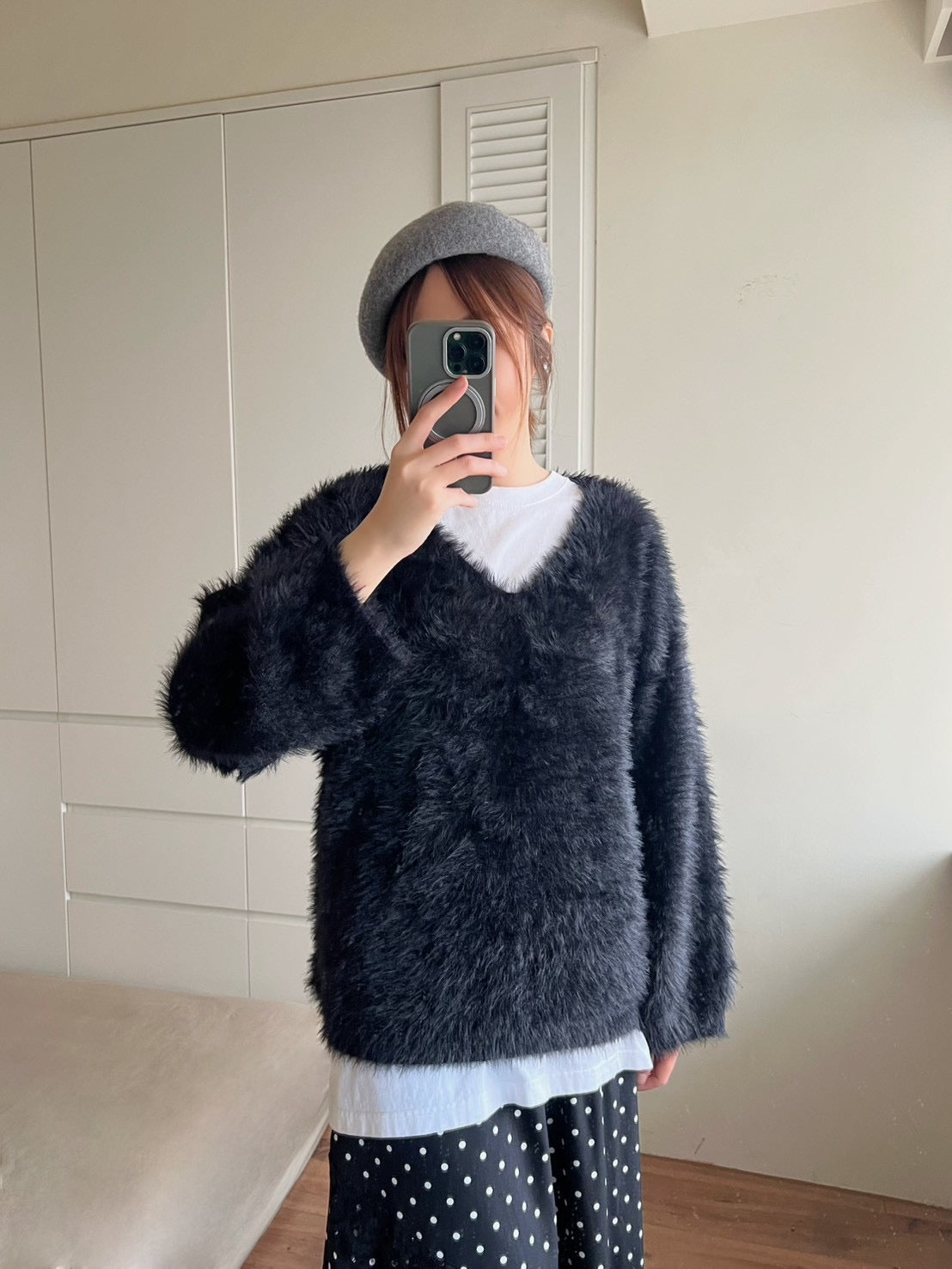 SW660 毛鬚感v領毛衣