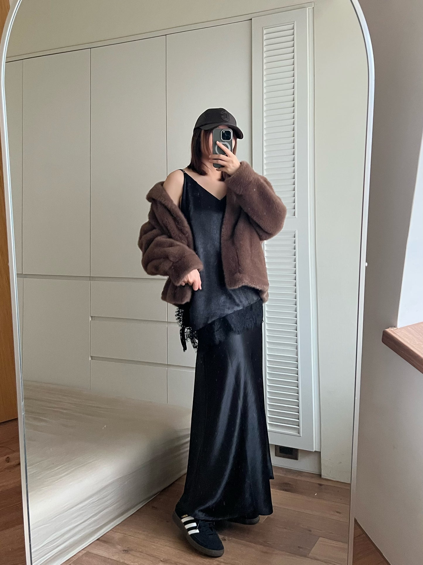 ST4528 細帶拚蕾絲緞面背心