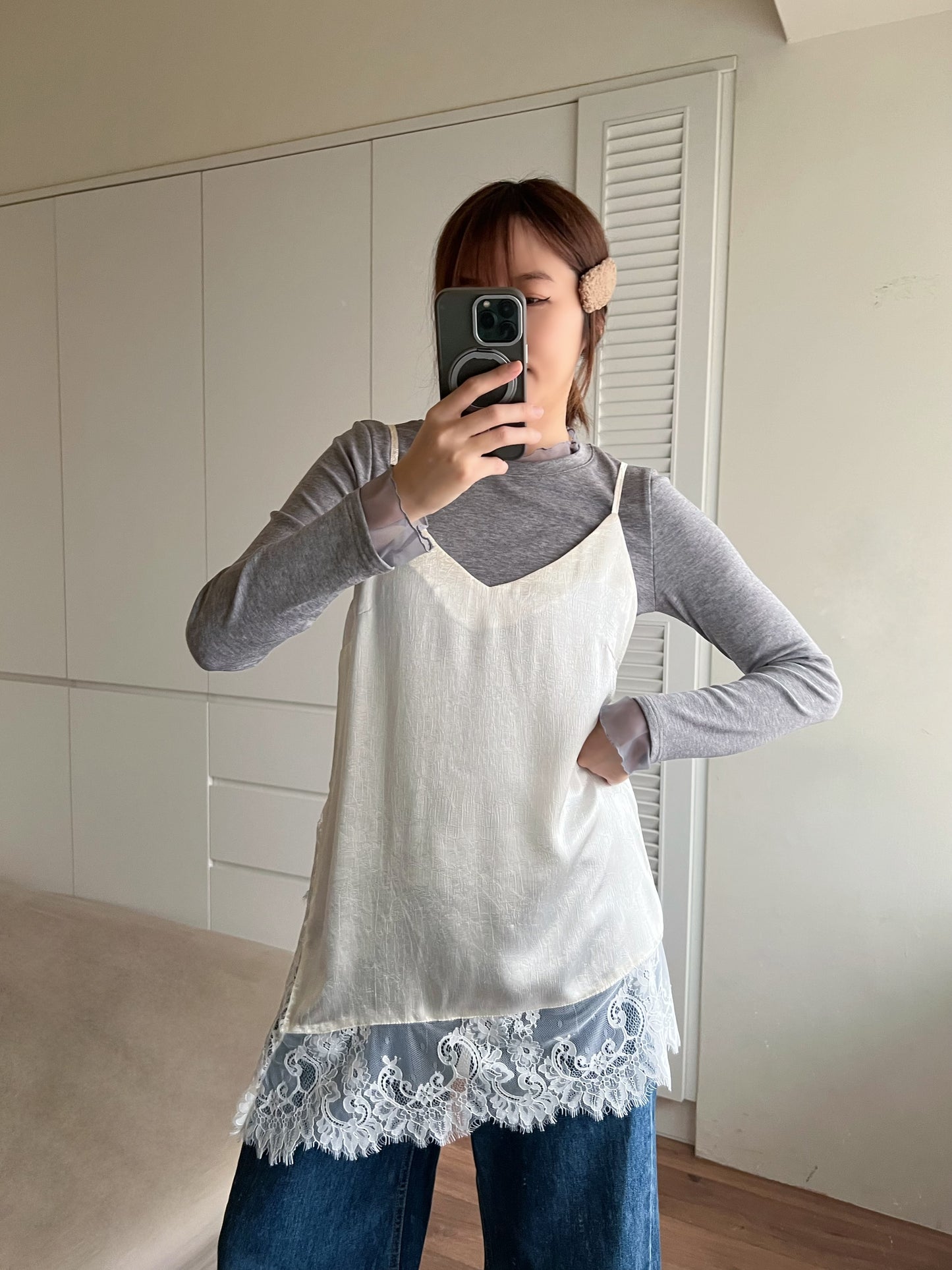 ST4528 細帶拚蕾絲緞面背心