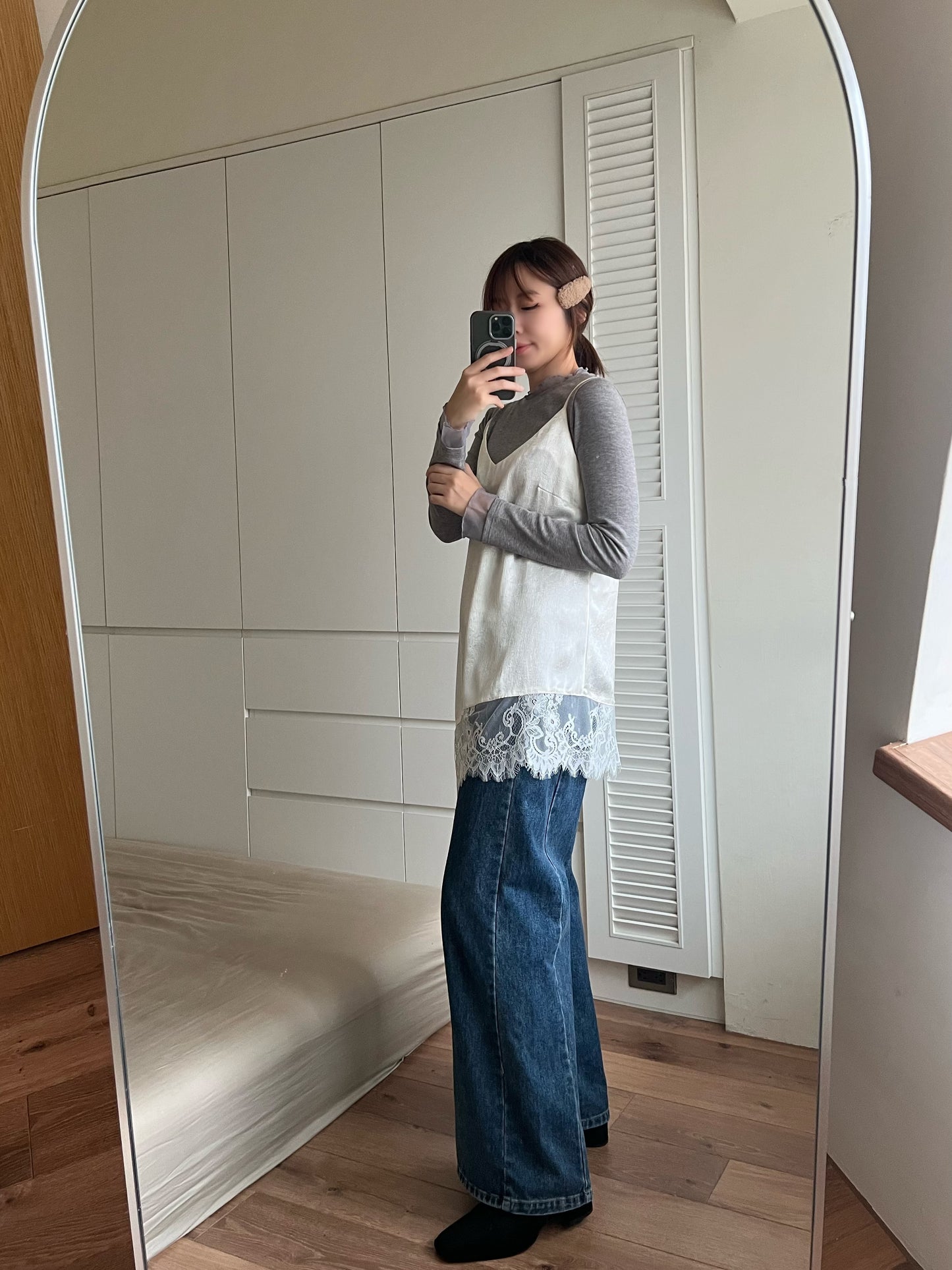 ST4528 細帶拚蕾絲緞面背心