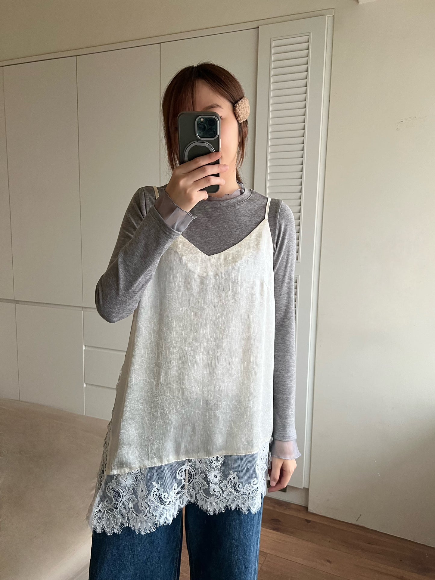 ST4528 細帶拚蕾絲緞面背心