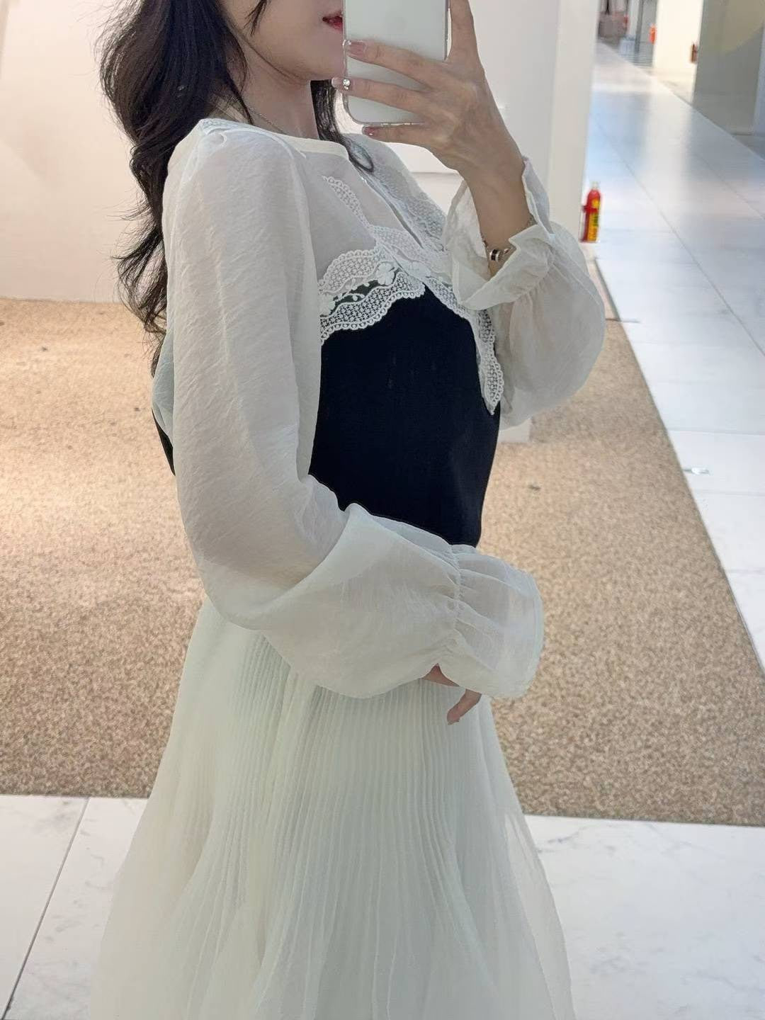 10B113 前襟V領蕾絲拚袖雪紡上衣