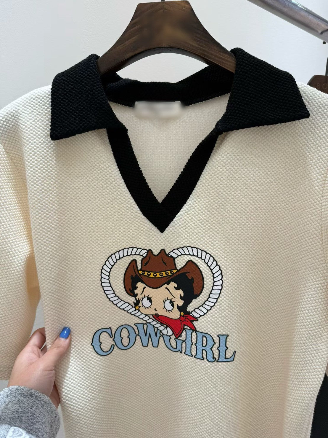 10B216 貝蒂領子短袖上衣