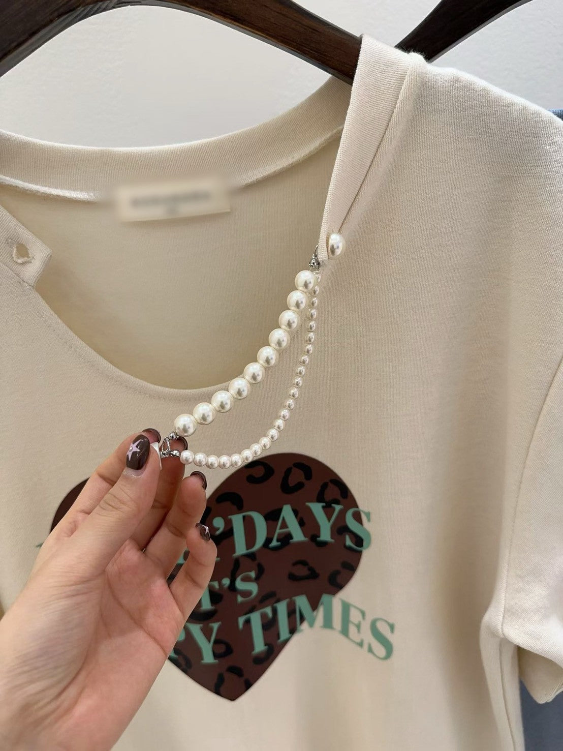 10B214 珍珠鍊領愛心厚棉短T