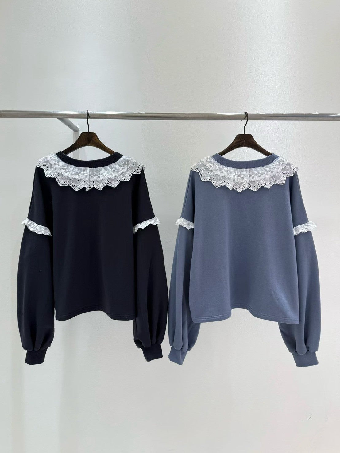 10B208 V領白色布蕾絲衛衣