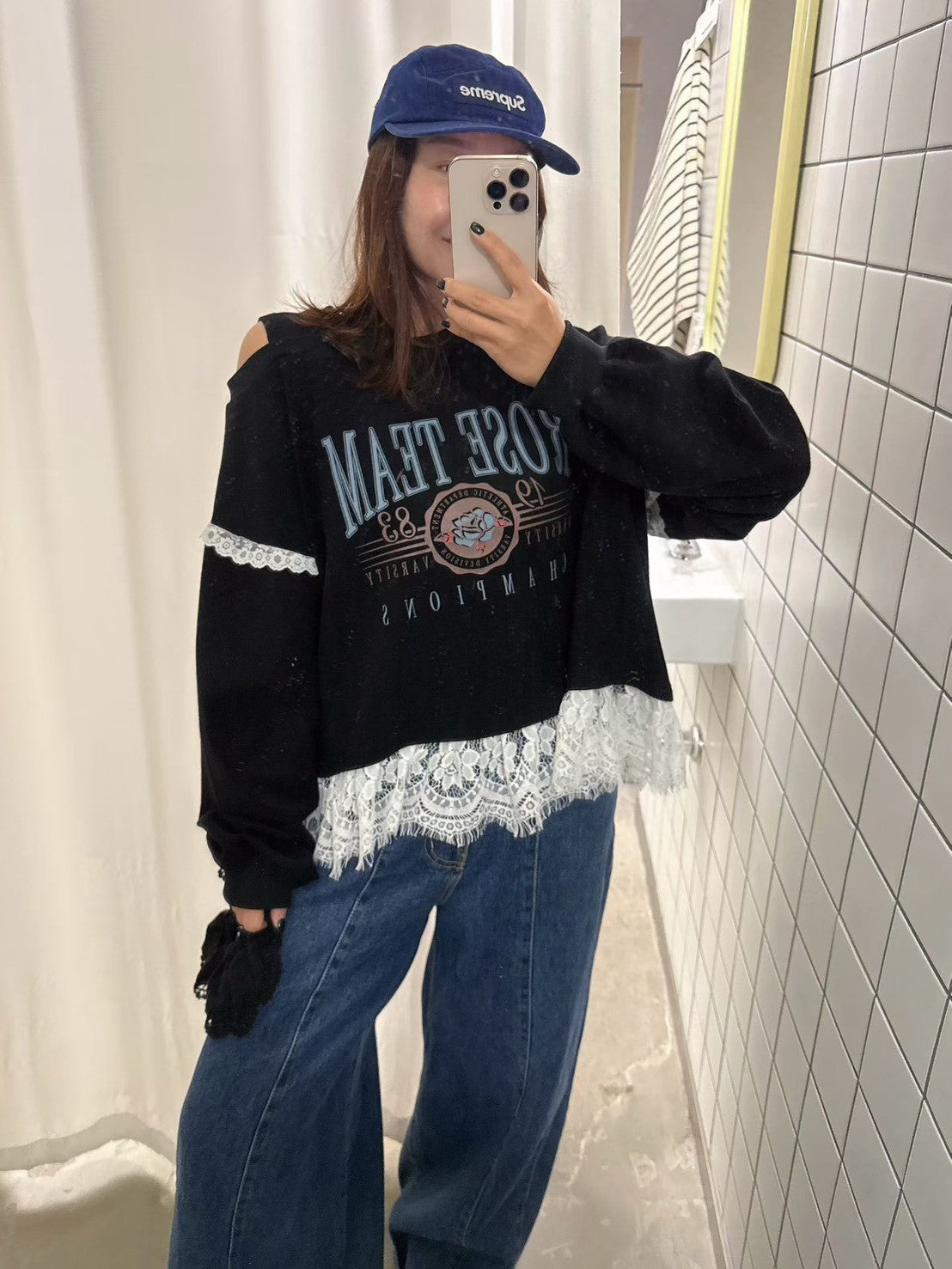 10B202 下擺蕾絲肩挖空薄棉上衣