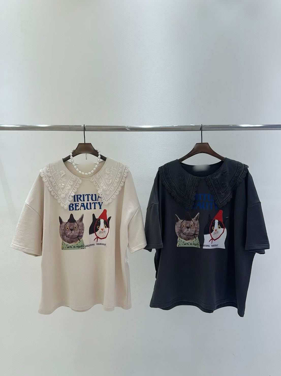 10B201 蕾絲領貓咪後簍空短袖T