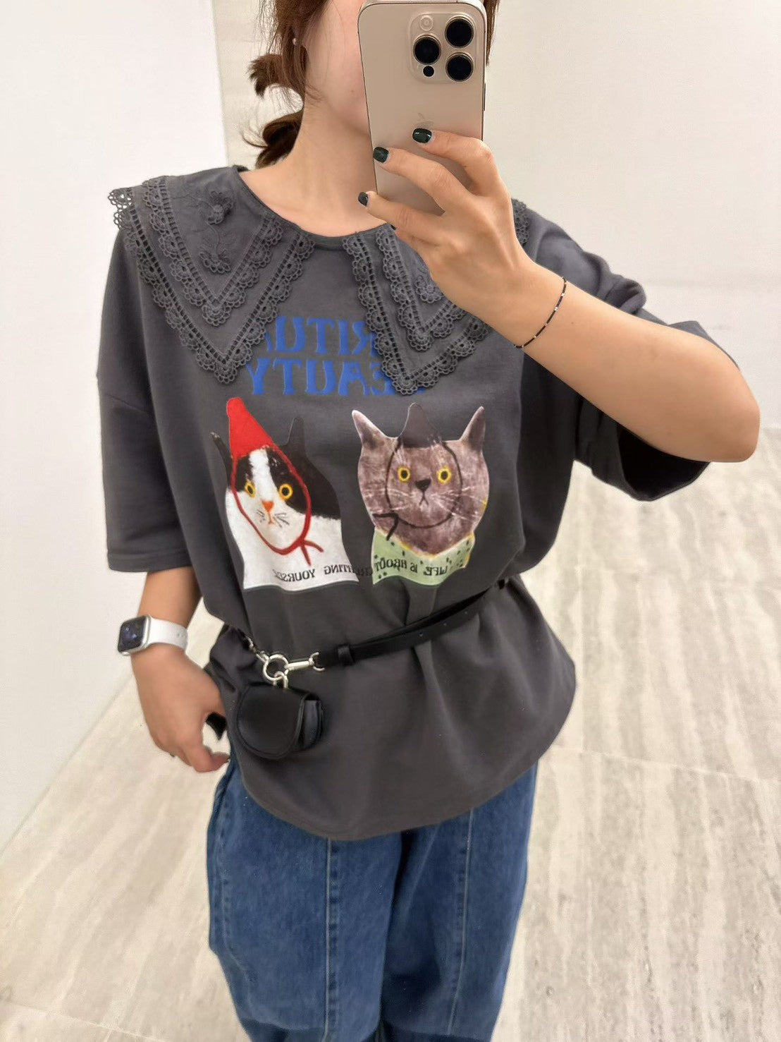 10B201 蕾絲領貓咪後簍空短袖T