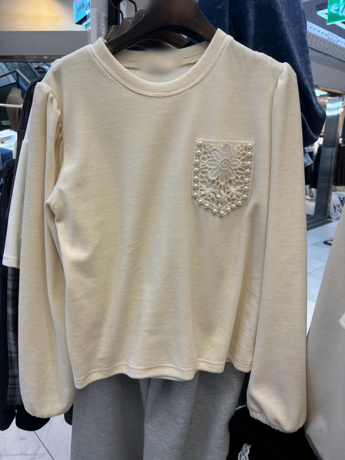 10B209 絨面蕾絲口袋長袖上衣