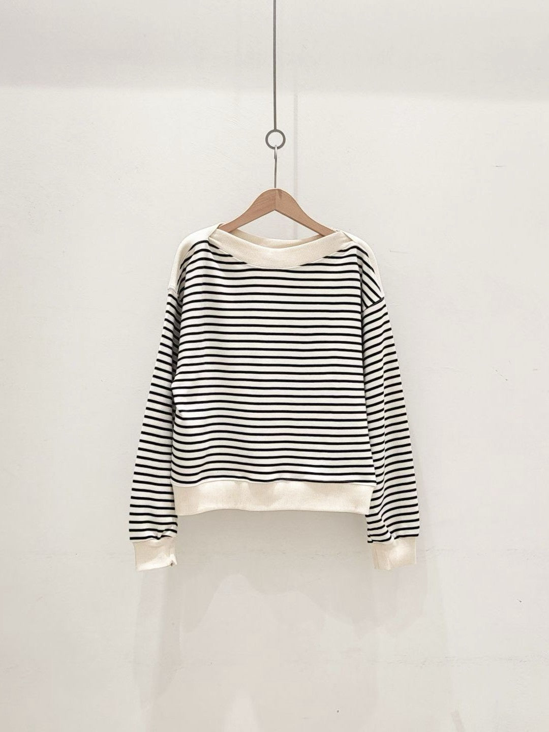 10C115 船型領條紋衛衣