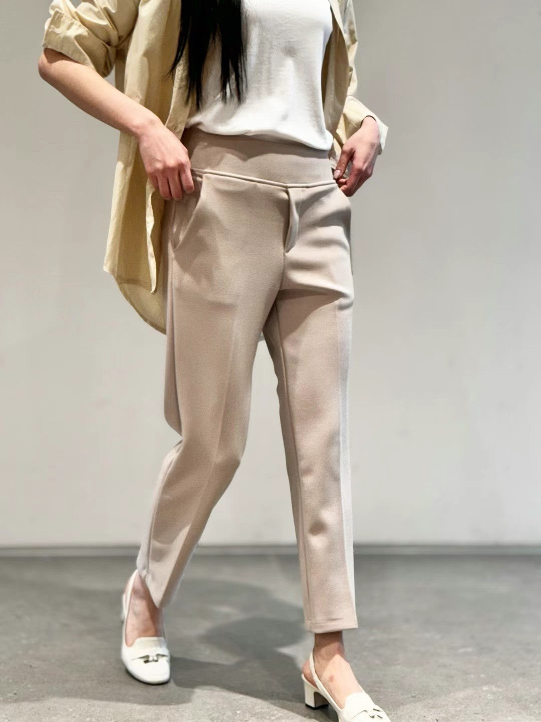 10D202 收腹款彈性小直筒西裝褲