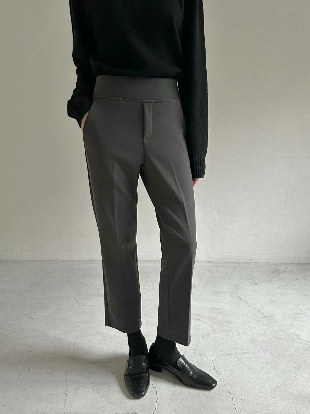 10D202 收腹款彈性小直筒西裝褲