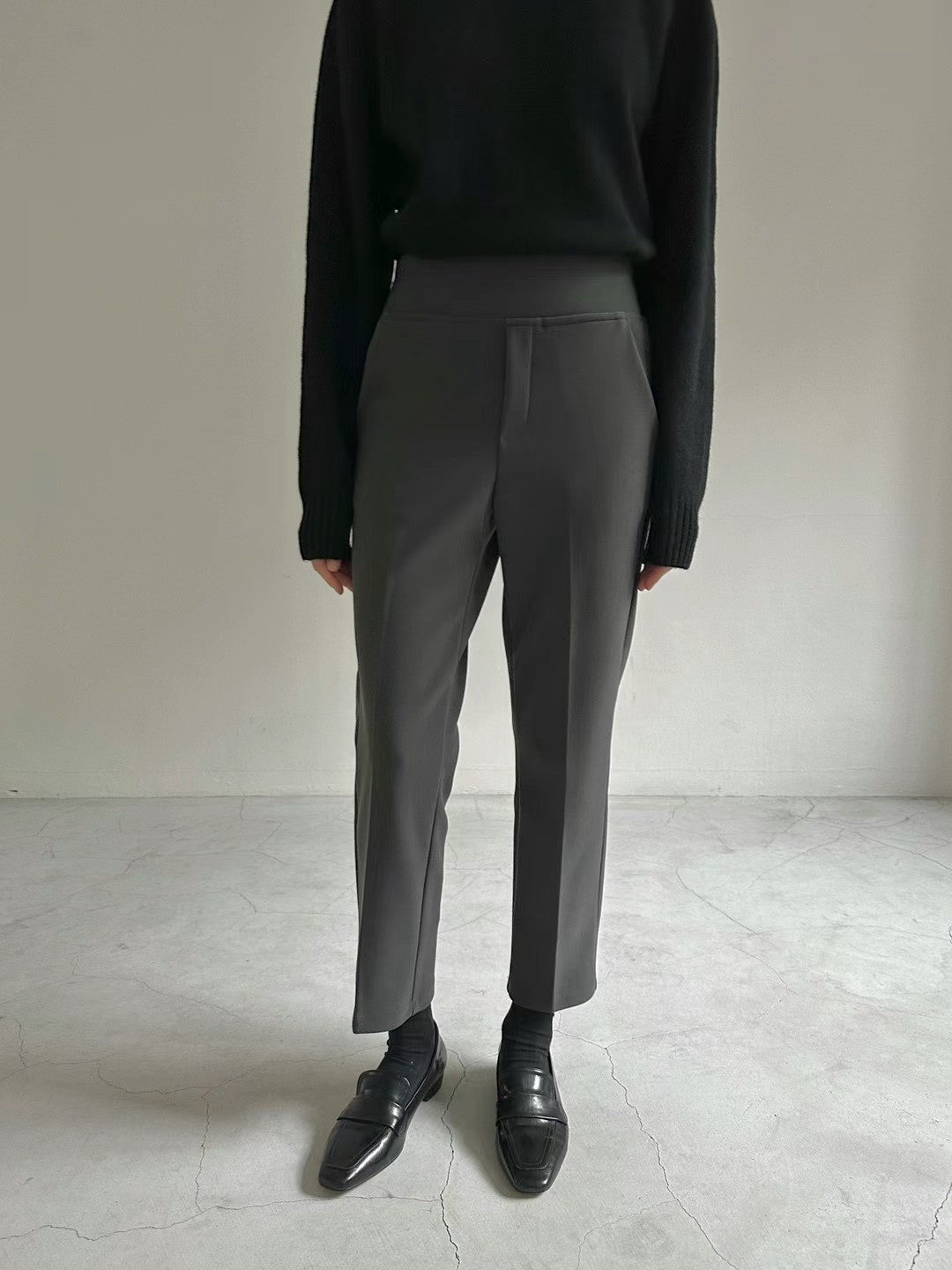 10D202 收腹款彈性小直筒西裝褲