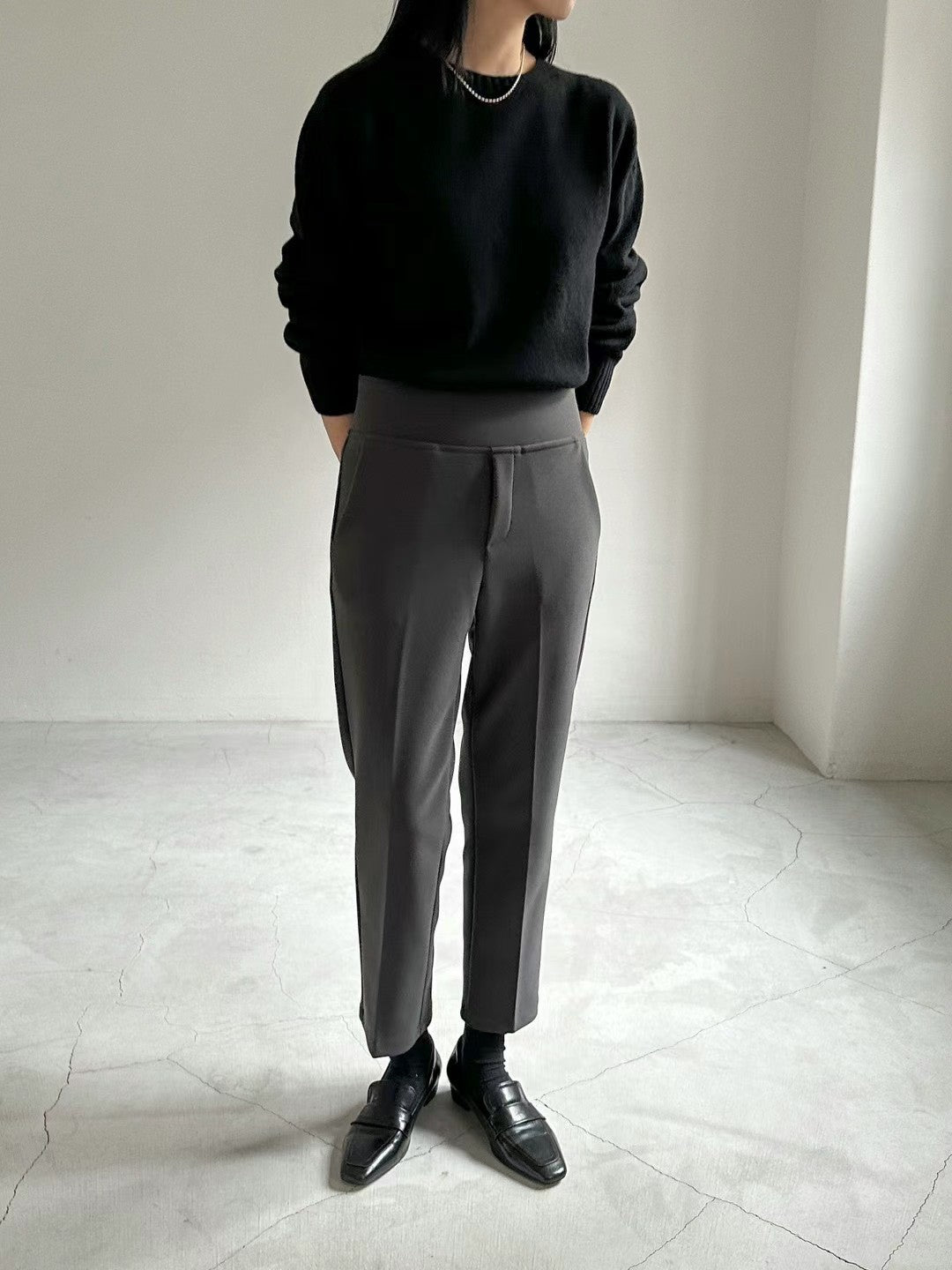 10D202 收腹款彈性小直筒西裝褲