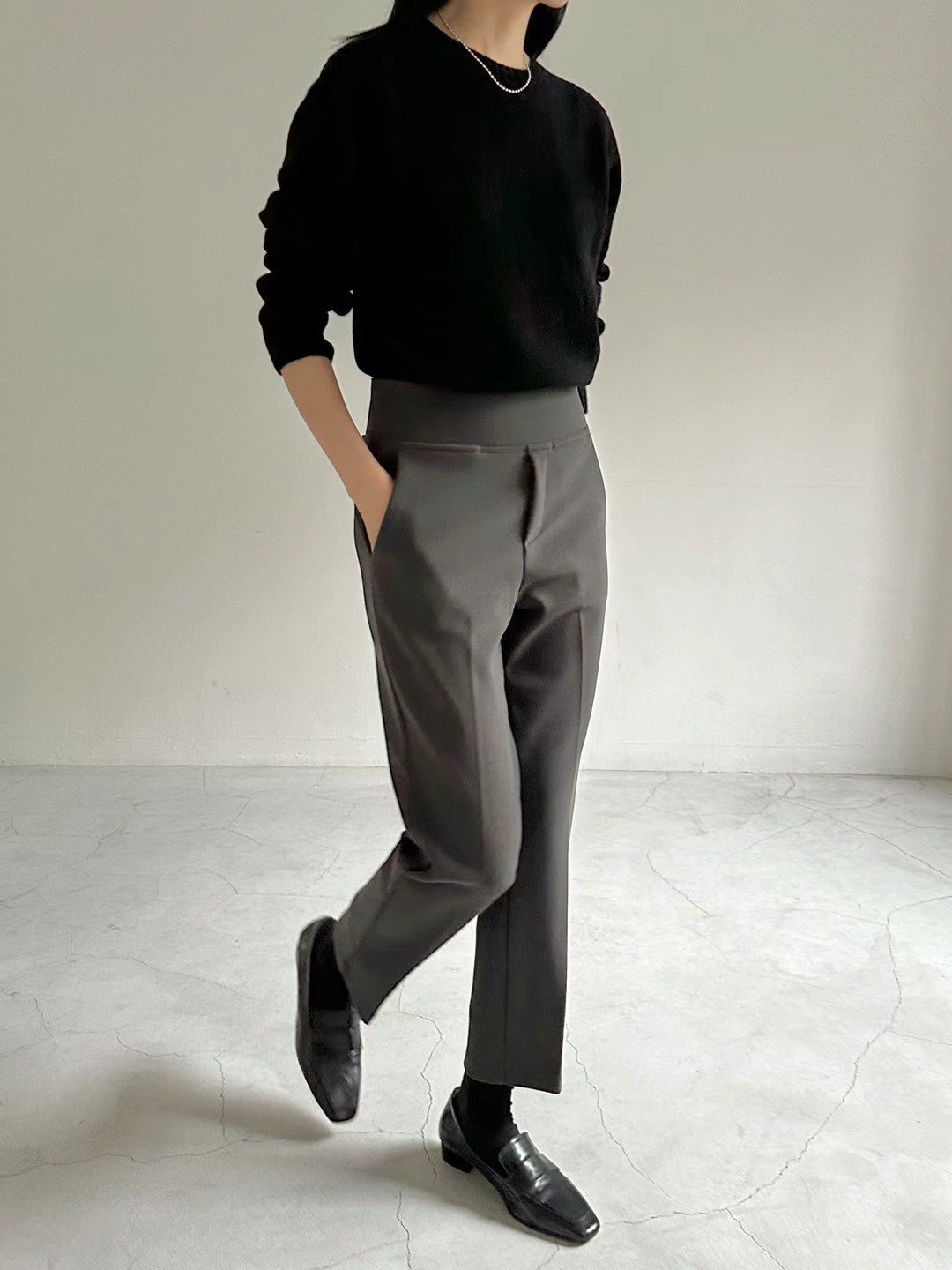 10D202 收腹款彈性小直筒西裝褲