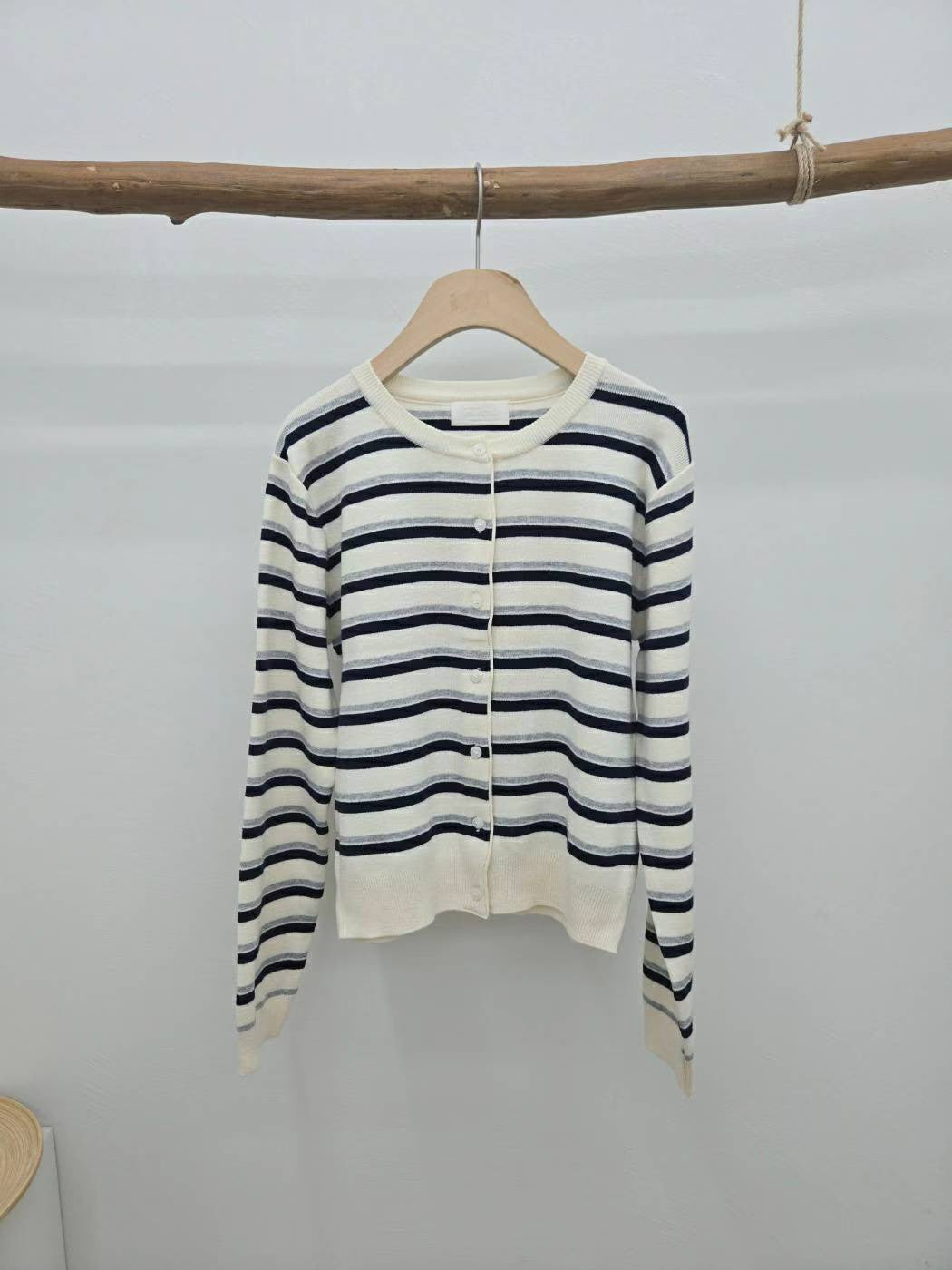 10C201 配色橫條針織外套