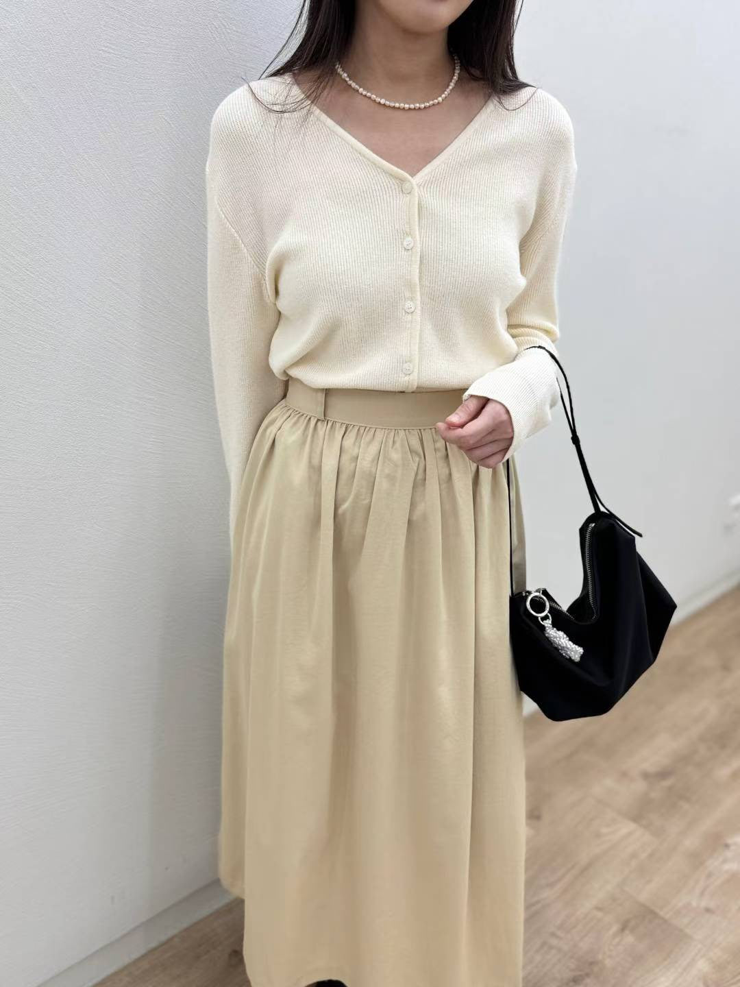 10C211 V領螺紋針織外套