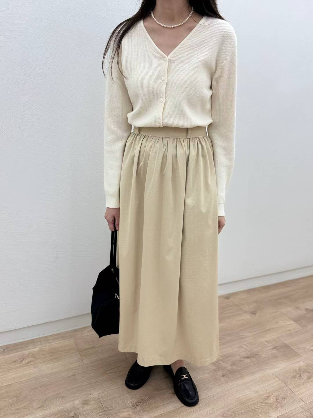 10C211 V領螺紋針織外套