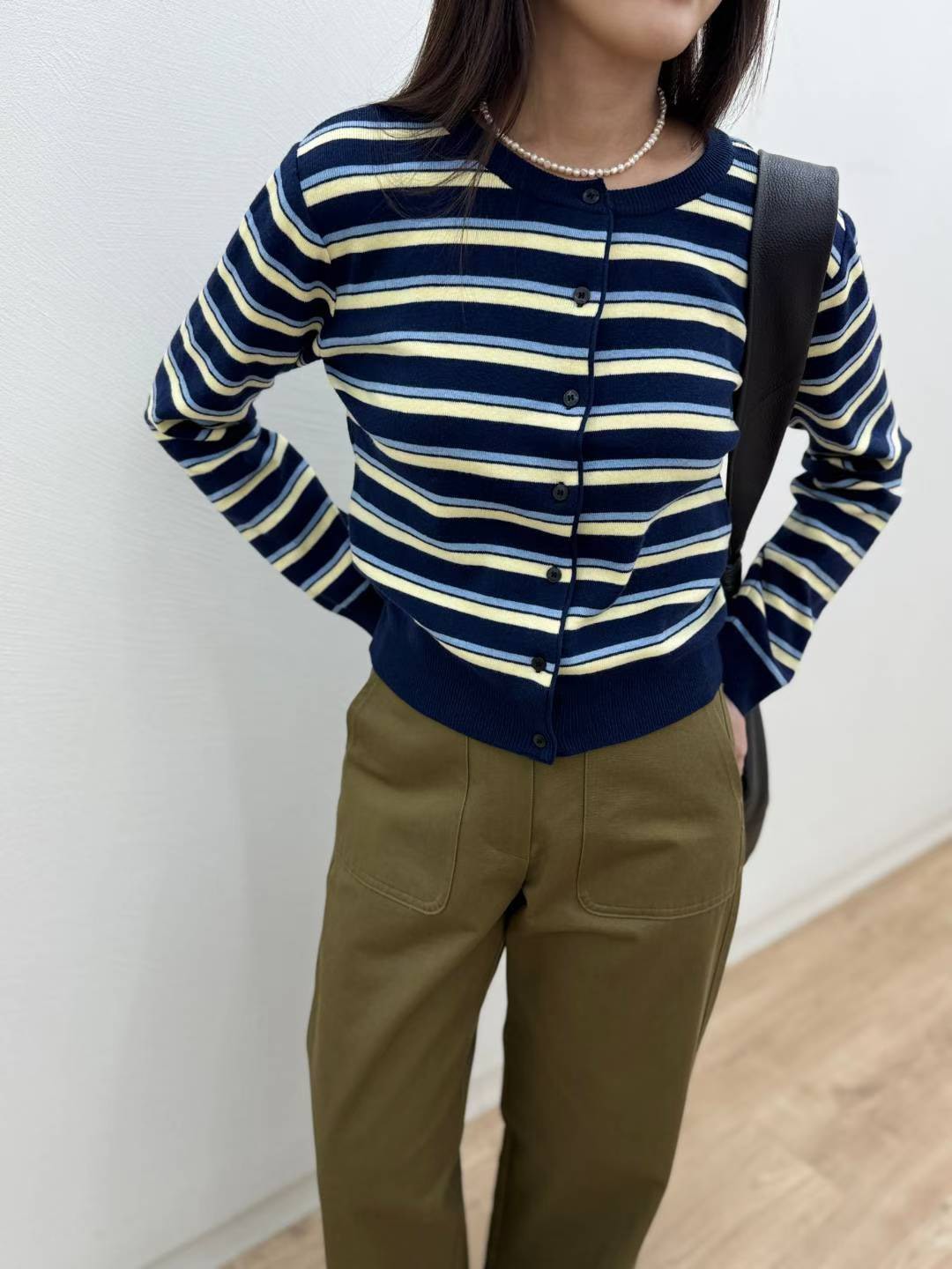 10C201 配色橫條針織外套