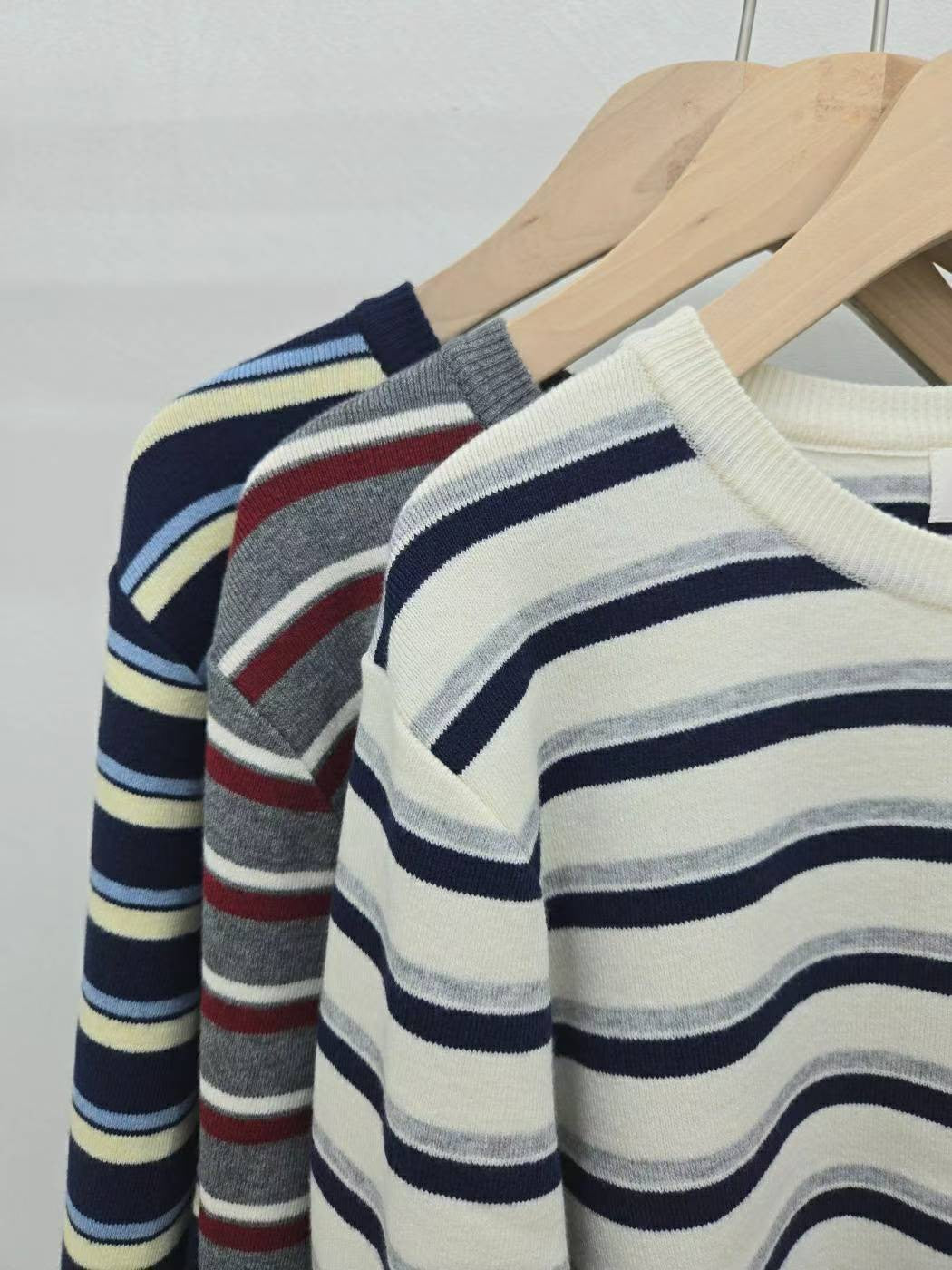 10C201 配色橫條針織外套