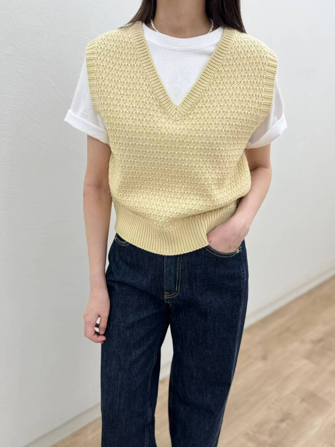10C217 菱格紋V領針織背心