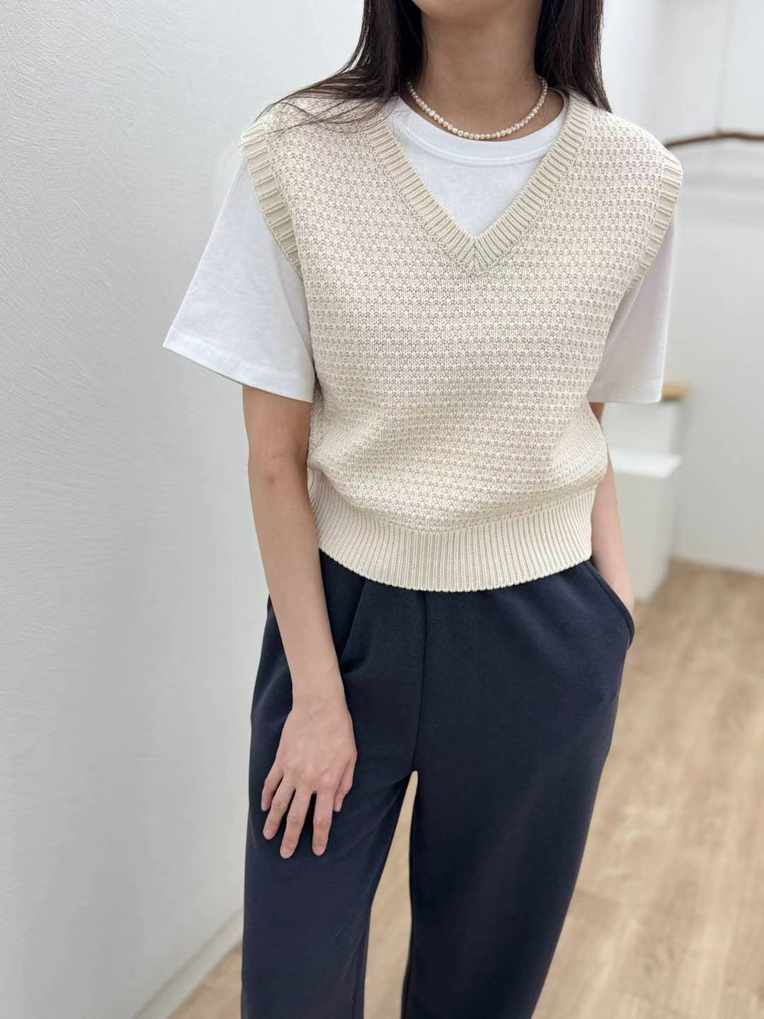 10C217 菱格紋V領針織背心