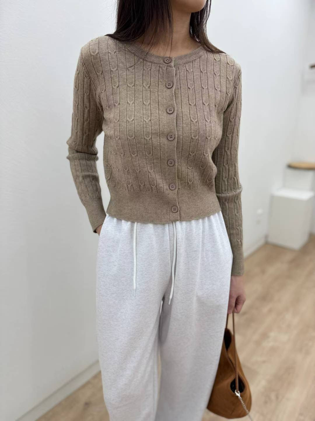 10C204 麻花短版針織外套