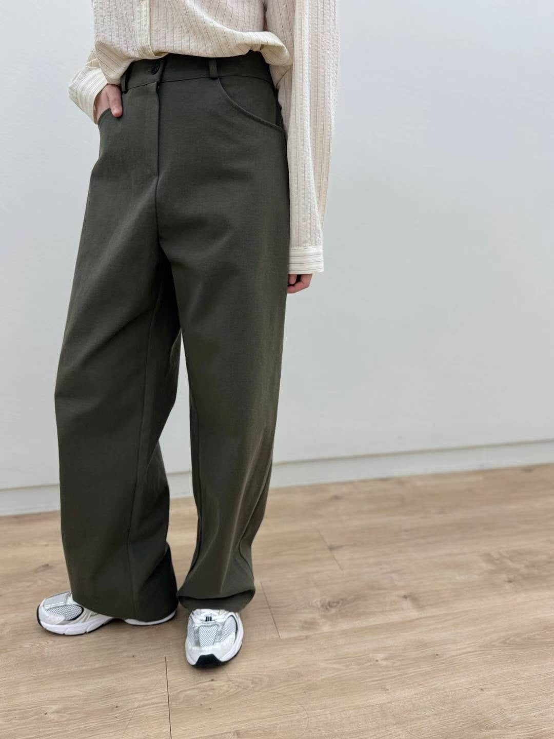 10C206 挺料斜紋布長寬褲